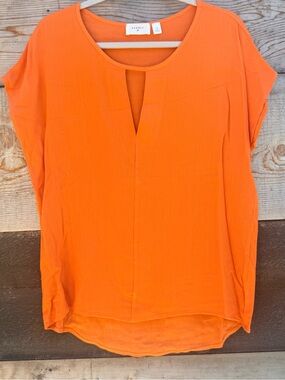 IYKYK… Team Spirit 🧡 Bright Orange Split-Front Short Sleeve Tunic